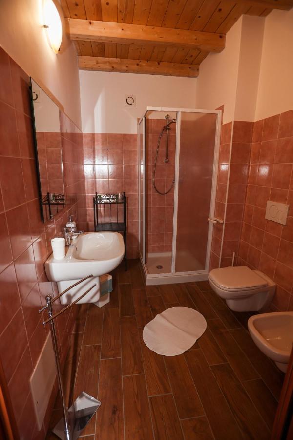 Hotel La Porta Delle Gole Motta Camastra Exterior foto